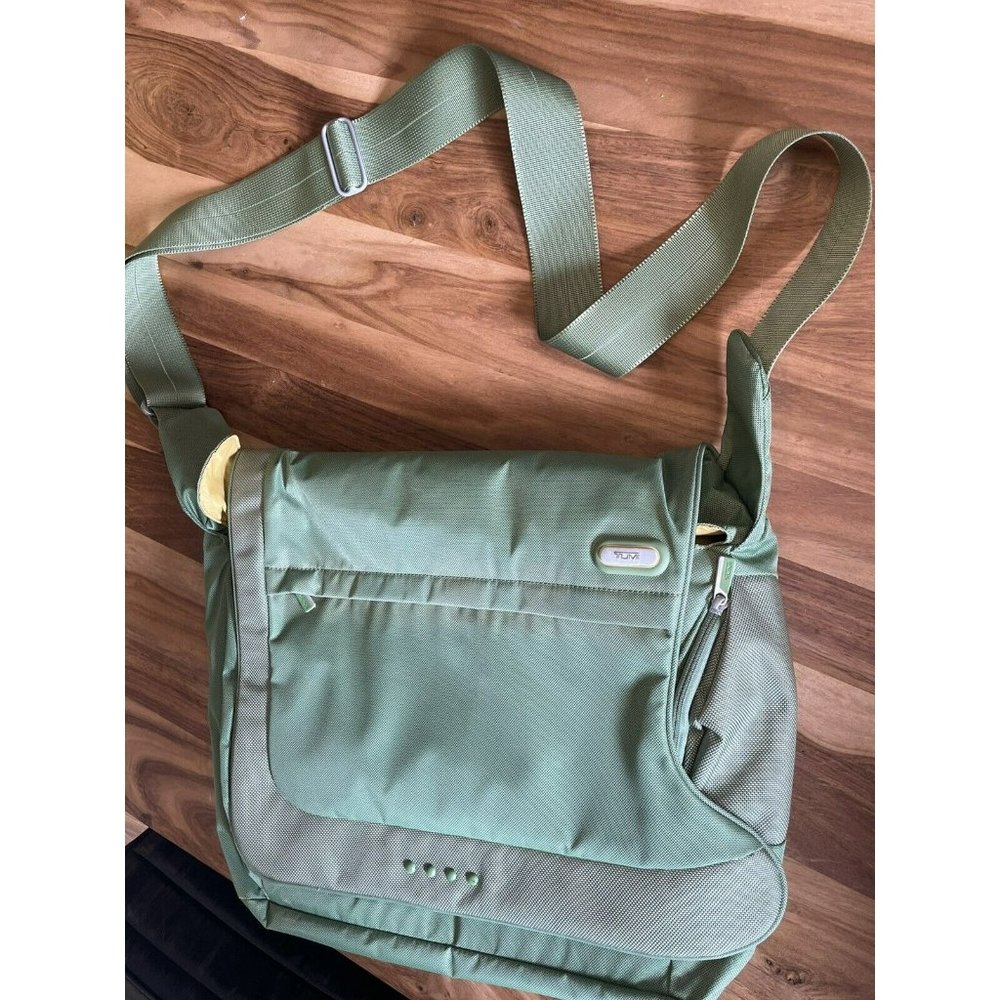 Green Tumi laptop bag Luggage perfect condition